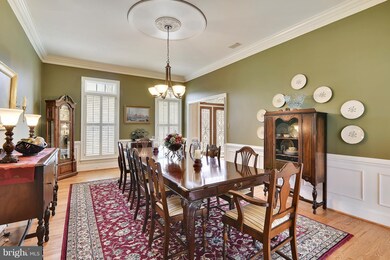 15428 Kentwell Cir, Centreville, VA 20120 - photo 5
