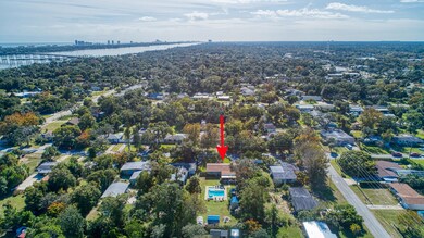 161KenilworthAve_Drone-8_arrow