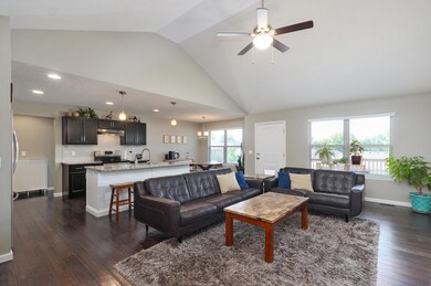 958 E Lakota St-5