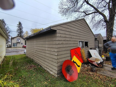 818 13th St N, Virginia, MN 55792 - photo 4