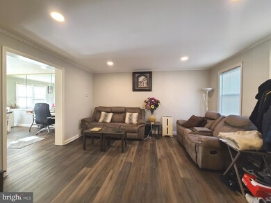 1227 Meridene Dr, Baltimore, MD 21239 - photo 4