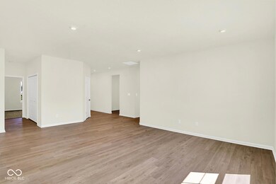 7097 Jackson Dr, Cumberland, IN 46229 - photo 5