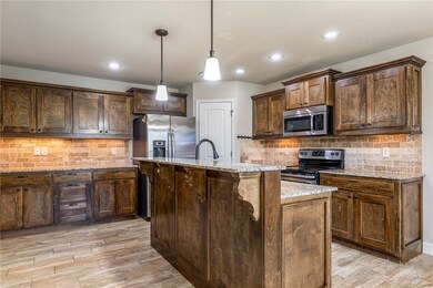 Beautiful kitchen, plenty of storage