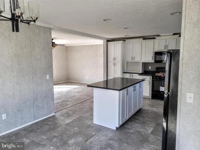 52 Meadowview Dr, New Bloomfield, PA 17068 - photo 2