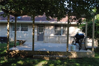 3032 Griffa Ave, Columbus, IN 47203 - photo 4