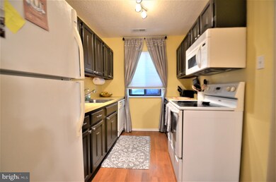 997C Village Round unit C, Allentown, PA 18106 - photo 6