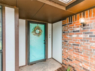 1124 Lapwing Rd, Edmond, OK 73003 - photo 2