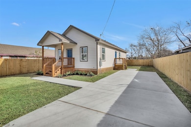 4302 Sayers St, Houston, TX 77026 - photo 2