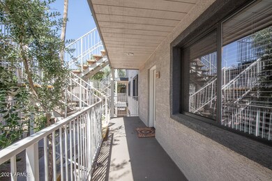 724 E Devonshire Unit 203-15