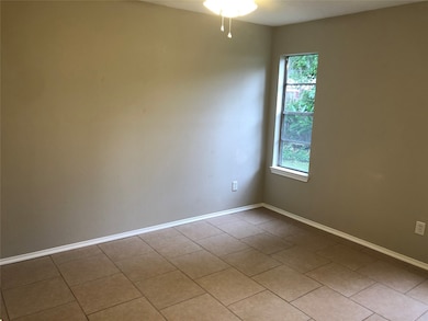 318 S Poplar St unit 2, Tomball, TX 77375 - photo 7