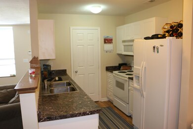 Kitchen w/new conter tops