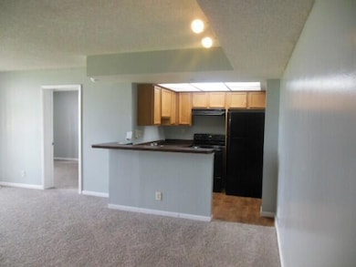 734 Executive Center Dr unit 14, West Palm Beach, FL 33401 - photo 2