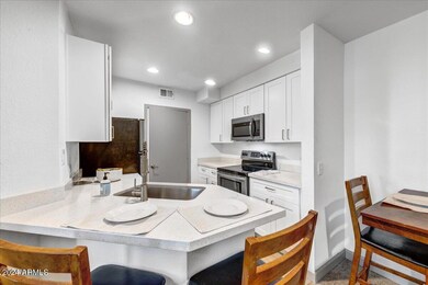 06-Counter Dining