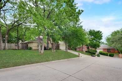 429 Twin Creek Dr, Hurst, TX 76053 - photo 3