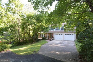 8304 Old Tree Ct, Springfield, VA 22153 - photo 2