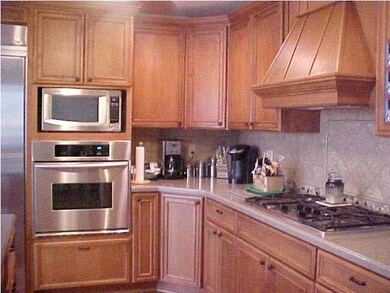 Stainless appliances, Gas Stove Top, Built in refr
