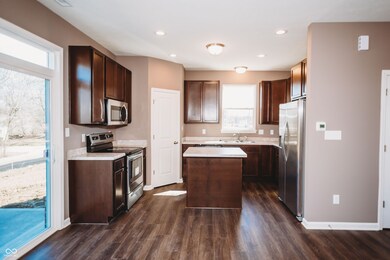 1902 Zwingley St, Indianapolis, IN 46203 - photo 5