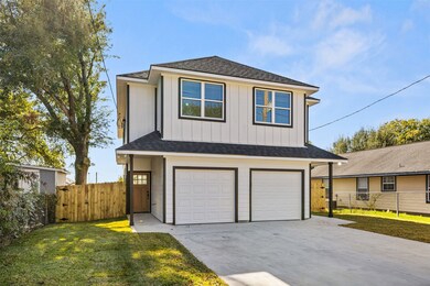 1504 Clay St unit A-B, Brenham, TX 77833 - photo 2