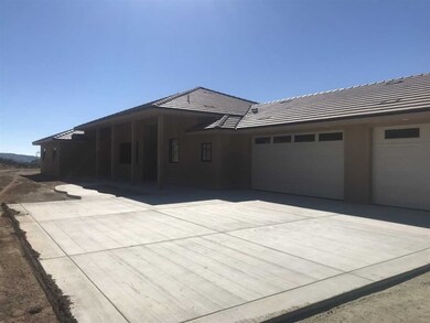 9505 Circle r Dr, Valley Center, CA 92082 - photo 2