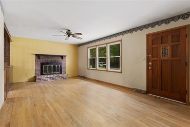 205 E Maple St, Raymore, MO 64083 - photo 4