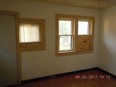 loretta2-kitchen nook
