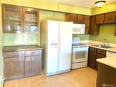 2005 Tibbetts Dr, Longview, WA 98632 - photo 7