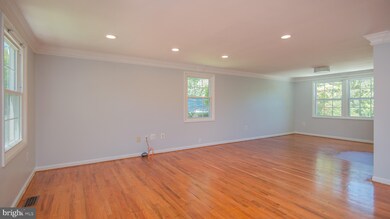 13126 Mercury Ln, Fairfax, VA 22033 - photo 5