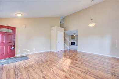 Nice sized coat closet w/ decorative shelf.