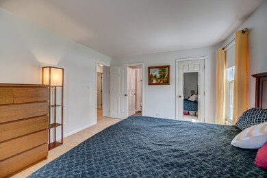 2110 Lancaster Cir unit 102B, Naperville, IL 60565 - photo 3