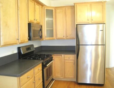 1711 Chesapeake Ln unit 1, Schaumburg, IL 60193 - photo 2