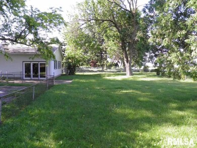 5125 W 49th St, Davenport, IA 52806 - photo 6