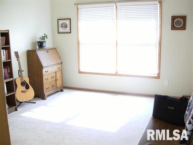 704 N Meadows Ct, Davenport, IA 52806 - photo 6