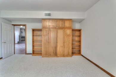 Bedroom, built-ins