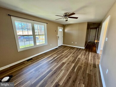 13 Furley Dr, Bunker Hill, WV 25413 - photo 4