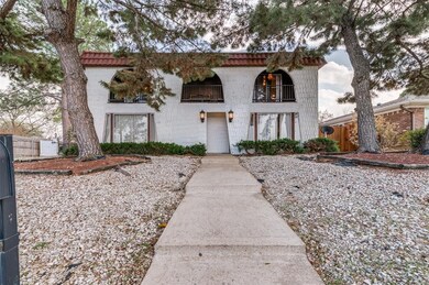 809 Overhill Ct, Hurst, TX 76053 - photo 2