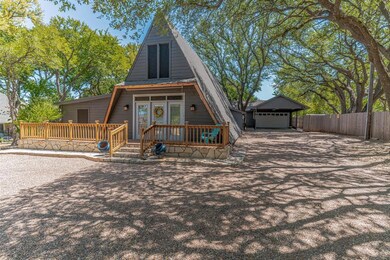 3923 Laramie Dr, Granbury, TX 76049 - photo 3