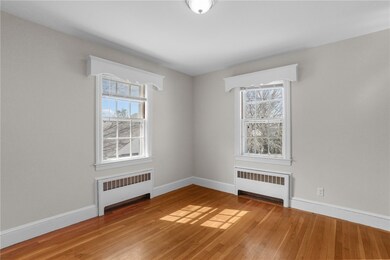 196 Wardlaw Ave, Providence, RI 02908 - photo 6