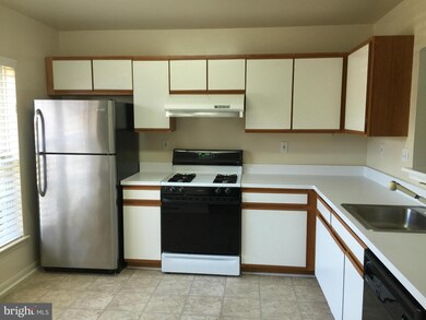 21205 Bunyan Cir, Germantown, MD 20876 - photo 3