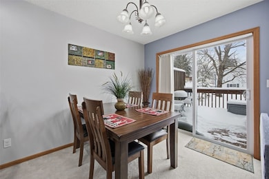 3555 Stoney Point Rd SW unit 3555, Cedar Rapids, IA 52404 - photo 5