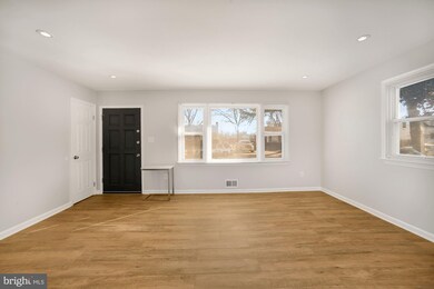 6018 Belwood St, District Heights, MD 20747 - photo 6