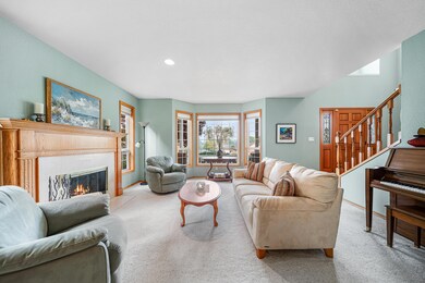 1084 Castlewood Dr, Medford, OR 97504 - photo 2