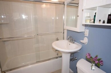 140 Huron Ave unit 12, Cambridge, MA 02138 - photo 5