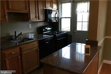 1078 Elm Rd, Halethorpe, MD 21227 - photo 3