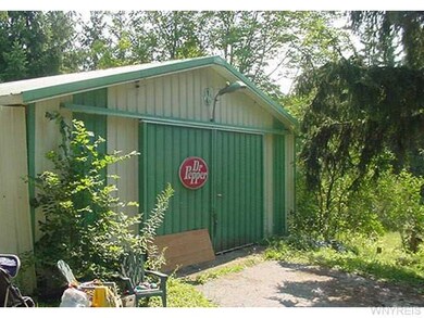 Parking Lot/Garage