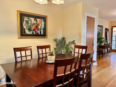 135 Allengate Ave, Pittsfield, MA 01201 - photo 6