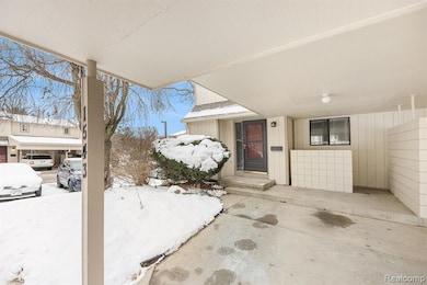 1543 Charter Oak Dr, Rochester Hills, MI 48309 - photo 4