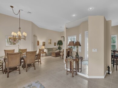 FOYER TO DINING AREA