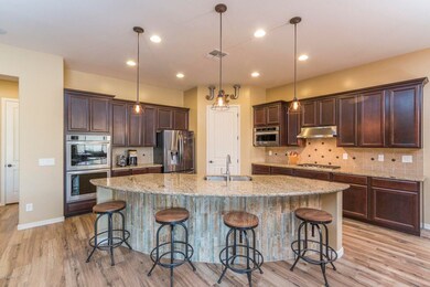 6) KITCHEN