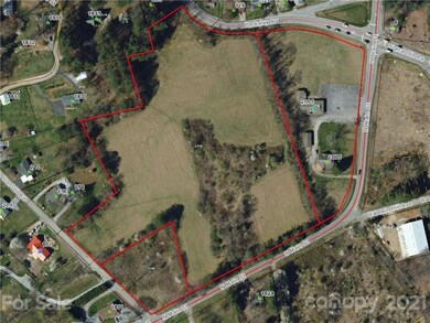 2005 N Main St, Hendersonville, NC 28792 - photo 3