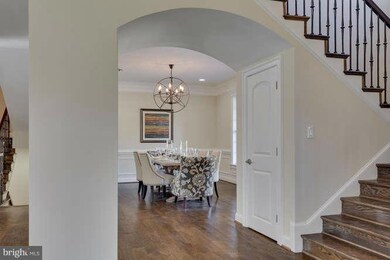 9423 Old Courthouse Rd, Vienna, VA 22182 - photo 4